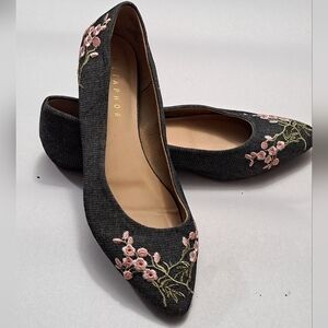 Metaphor Women's Embroidered Slip On Flats   Size 7.5